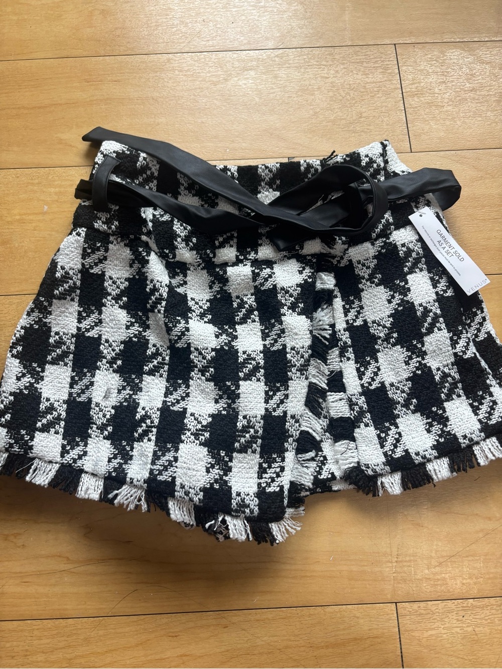 Venus Houndstooth Fringe Shorts with Belt size 4